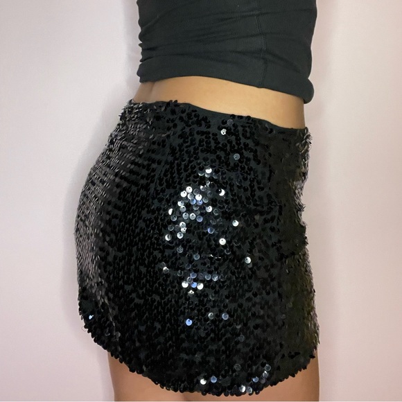 Black Sequin Mini Skirt - Picture 9 of 11